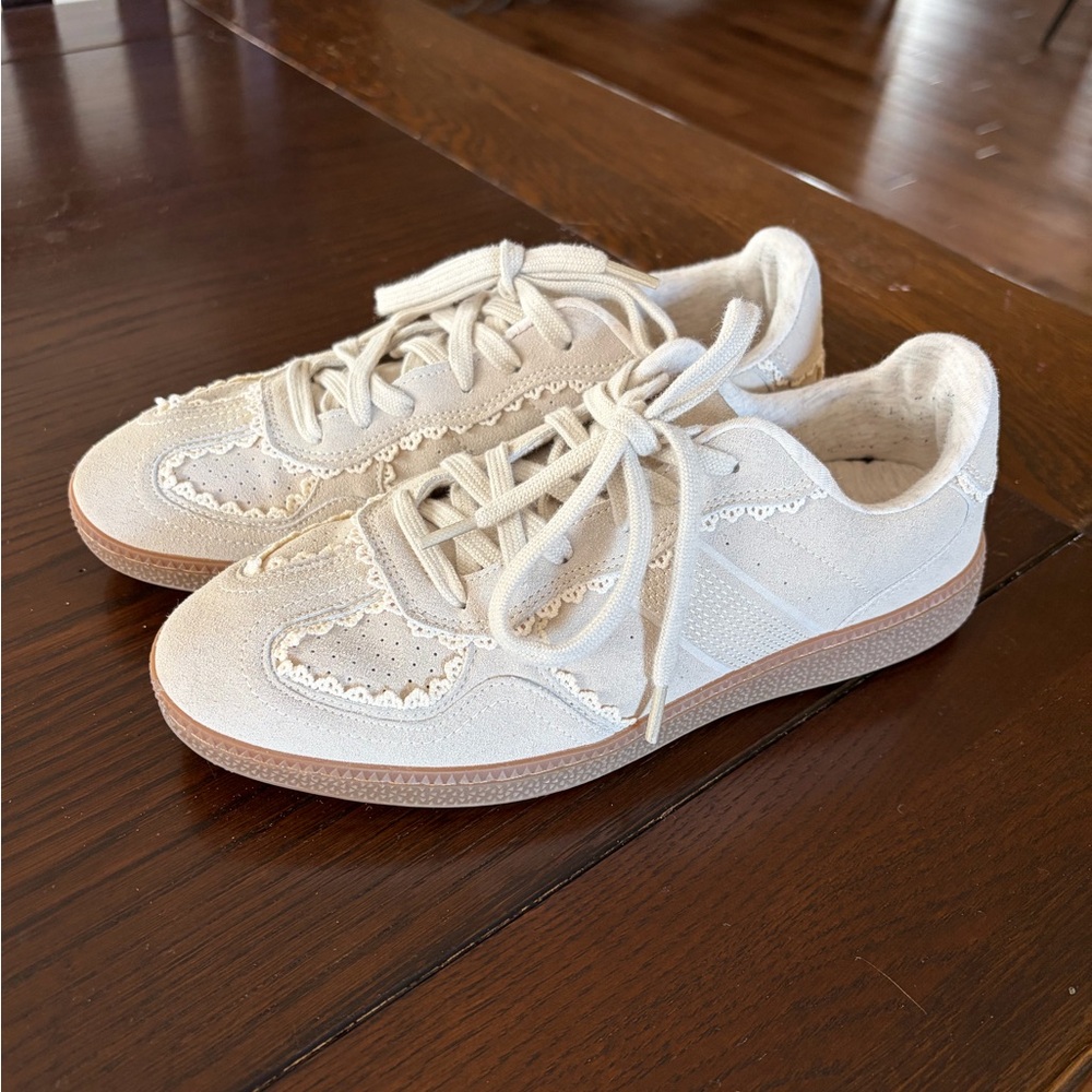 Neutral Lace-Up Women’s Sneakers in Cream - Picture 3 of 5